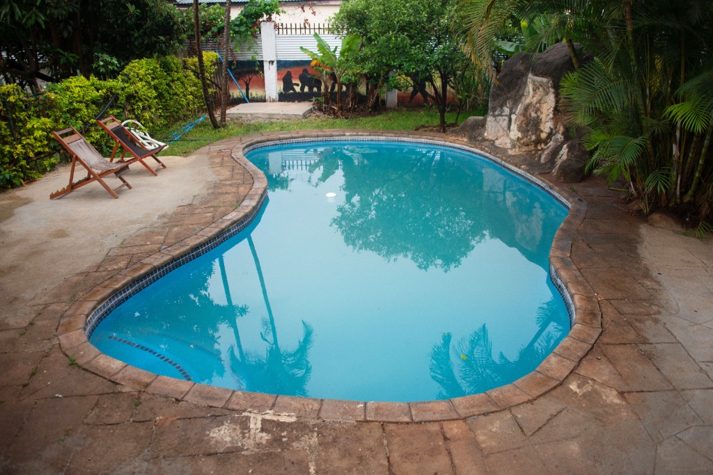 Natwende Backpackers Swimming Pool and Garden